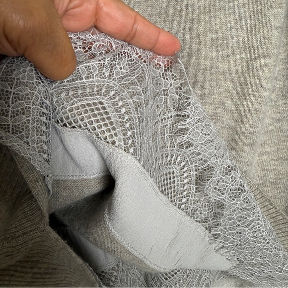 Brochu Walker Gray The Lace Vee Looker Pullover Sweater - Picture 5 of 11